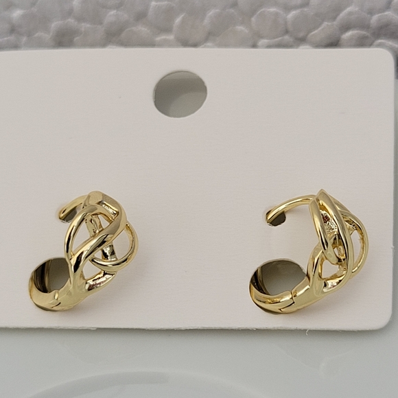 Small Earrings With Design for Girls - Picture 2 of 4